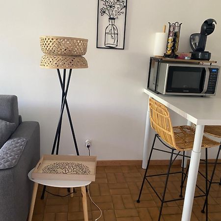 Studio Cabine,4 Personnes ,Renove,Au Calme,200 M De La Plage,Parking Prive Sete Bagian luar foto