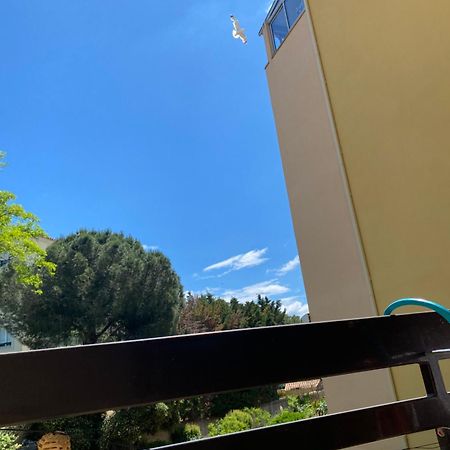 Studio Cabine,4 Personnes ,Renove,Au Calme,200 M De La Plage,Parking Prive Sete Bagian luar foto